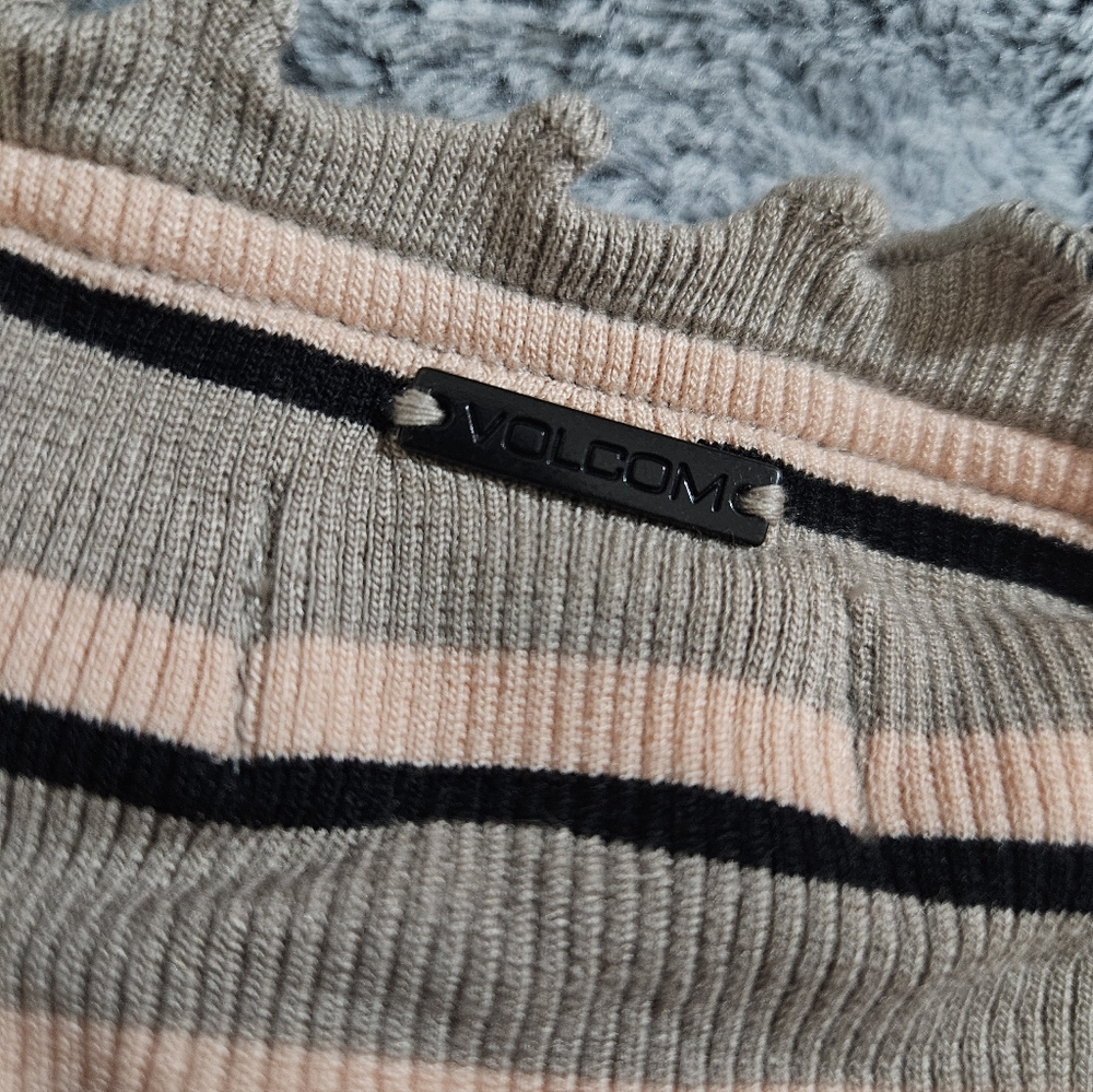 Volcom Stripe Ruched Top NWT - Picture 9 of 10